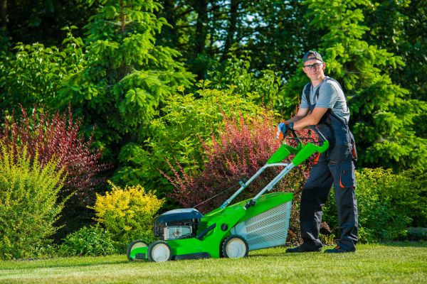 Yard Work Service in Niceville